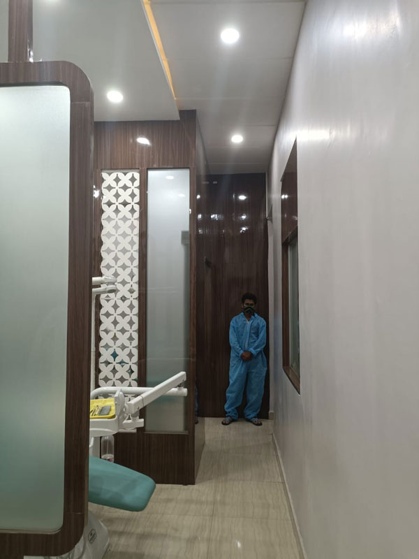 It is the treatment room of this dental clinic South Kolkata where the dentist go for the dental treatments